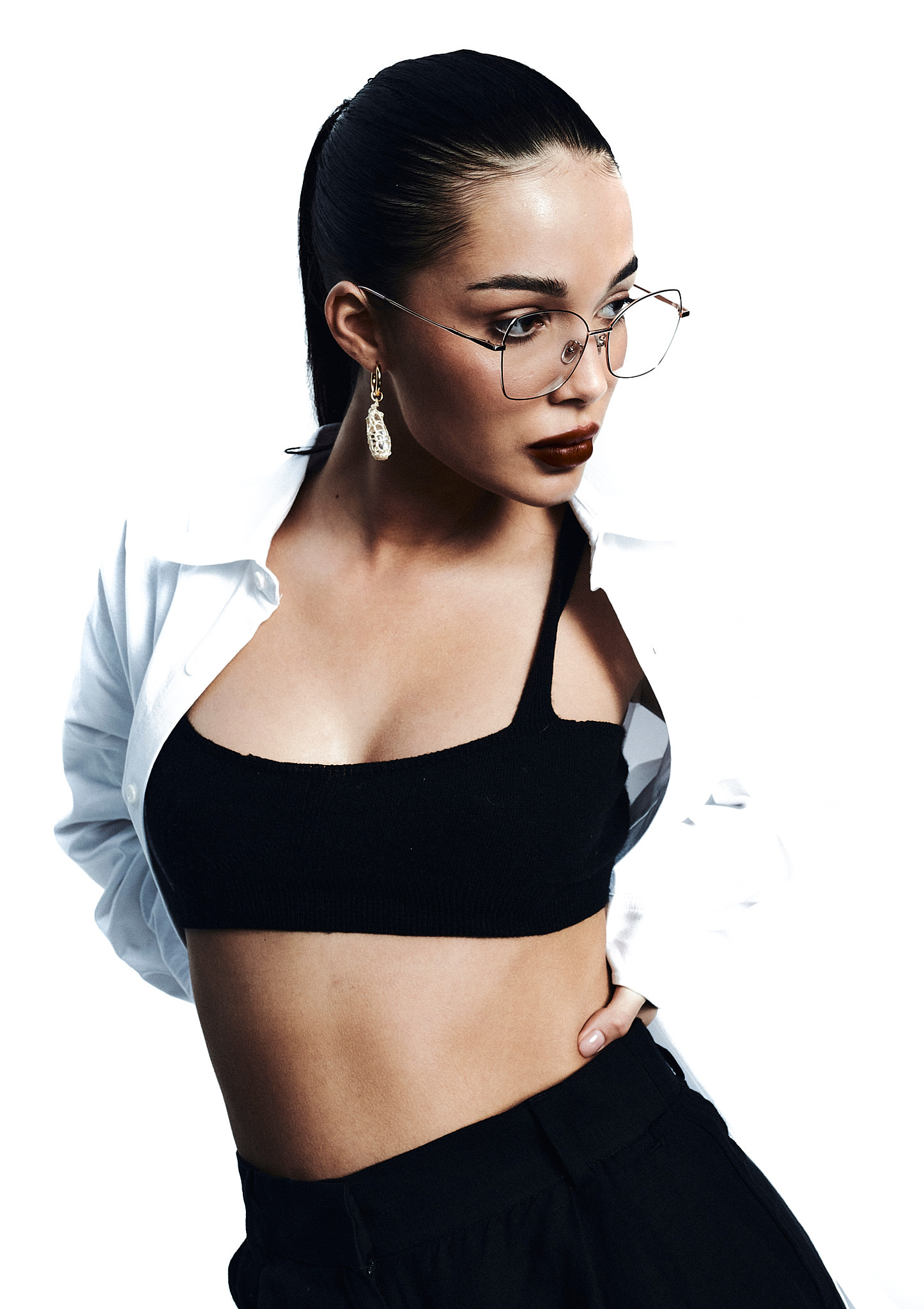 Duże kobiece metalowe okulary korekcyjne Nora srebrne modelka