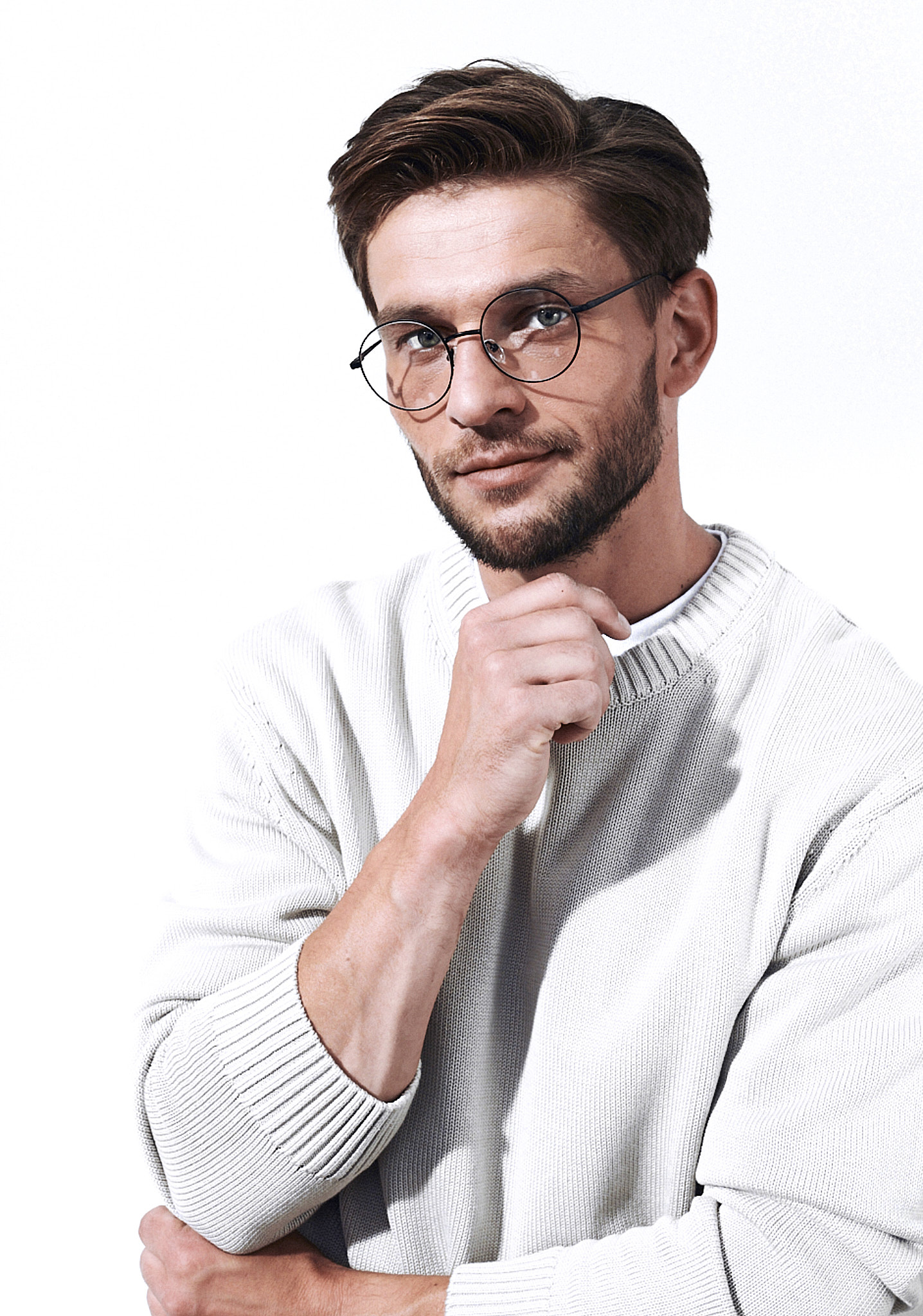 Okulary korekcyjne metalowe okrągłe Youl Tahiti na modelu