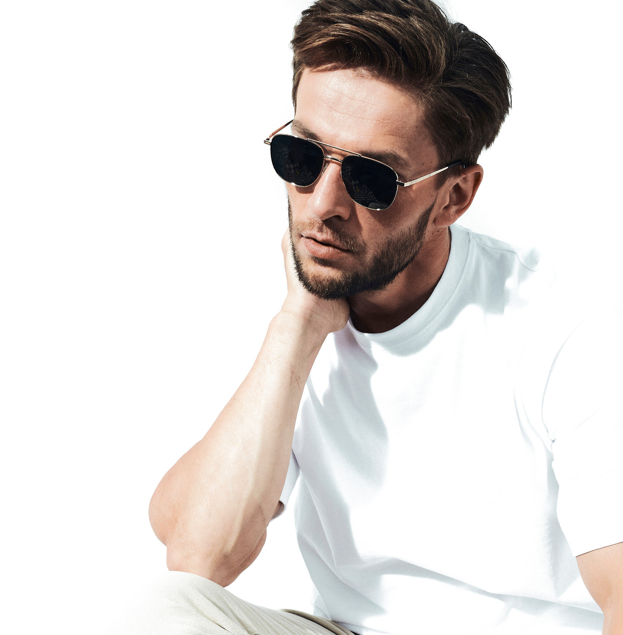 oprawy słońce złote czarne srebrne na modelu na modelce youl milos metalowe cienkie lekkie